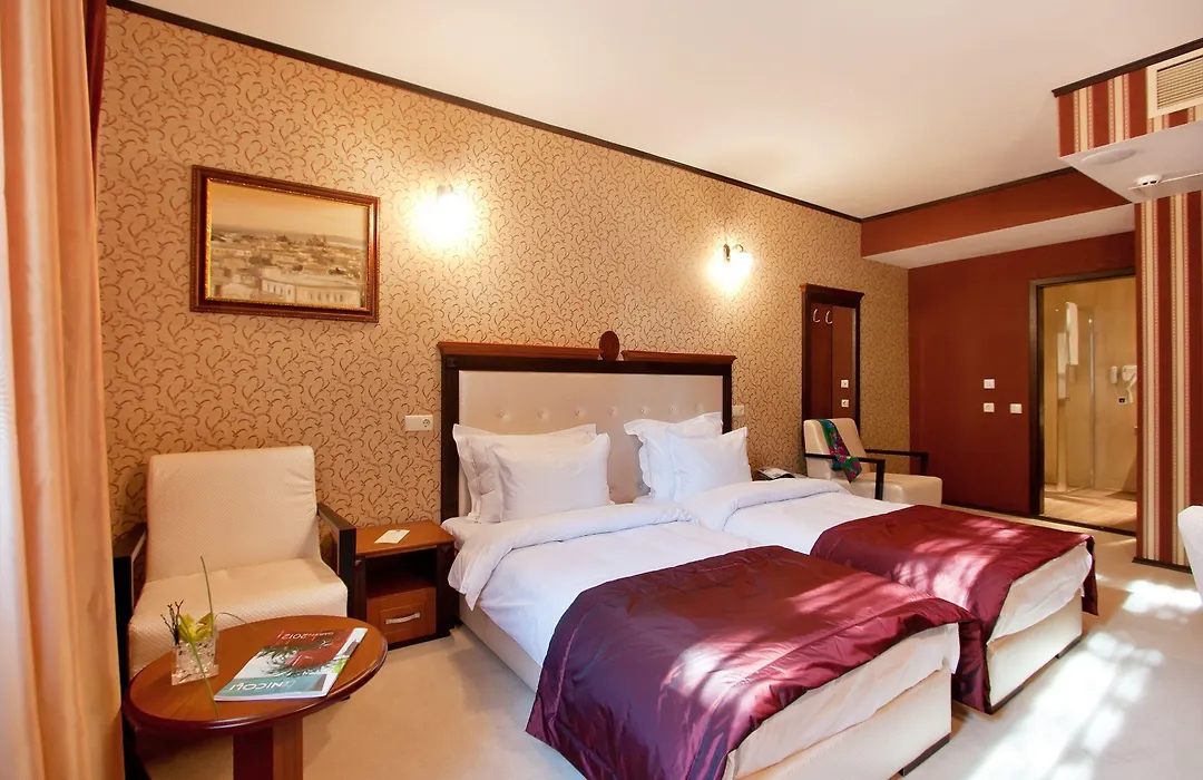 Best Western Plus Bristol Hotel-1